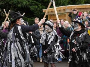 Alvechurch-Mummers-15-WEB-Keith-Woolford-P1310907-1124