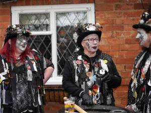 Alvechurch-Mummers-26-WEB-Keith-Woolford-P1310954-1124